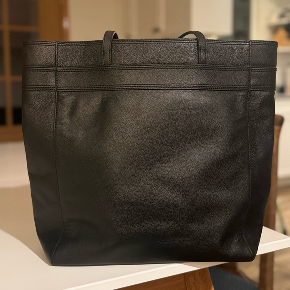 Kate Spade Large Black Leather Tote | Small Leather Bow ๐ - Picture 3 of 10